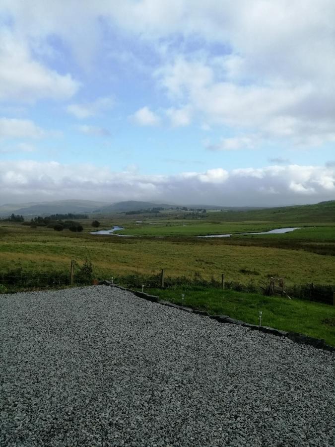 Poachers Bothy Skeabost Exterior foto